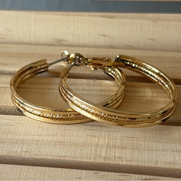 Multi-Band Textured Hoop Earrings Elegant Classic Timeless Gold Tone Hoops - Picture 9 of 14